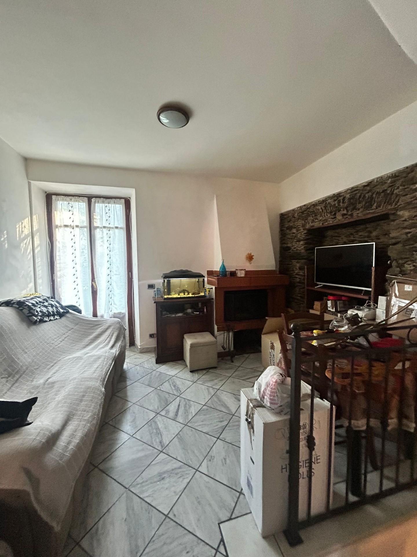 Casa indipendente in affitto a Massa