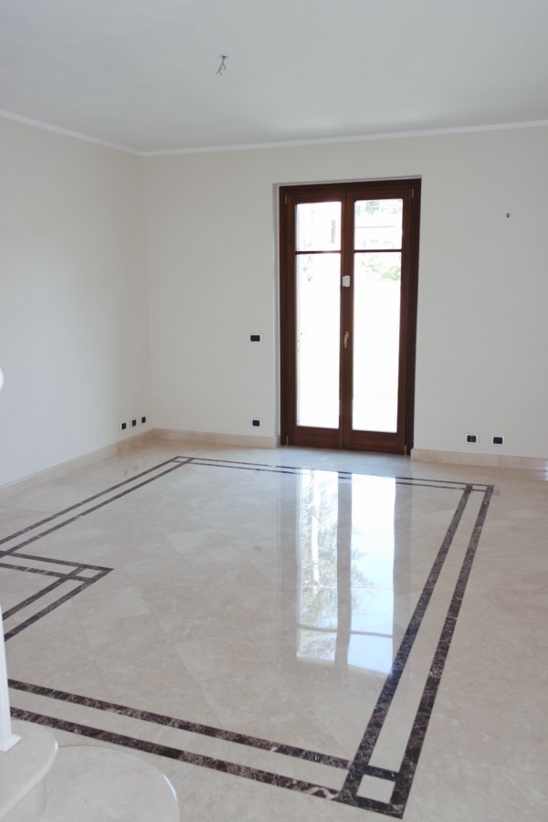 Casa indipendente con giardino, Carrara marina di