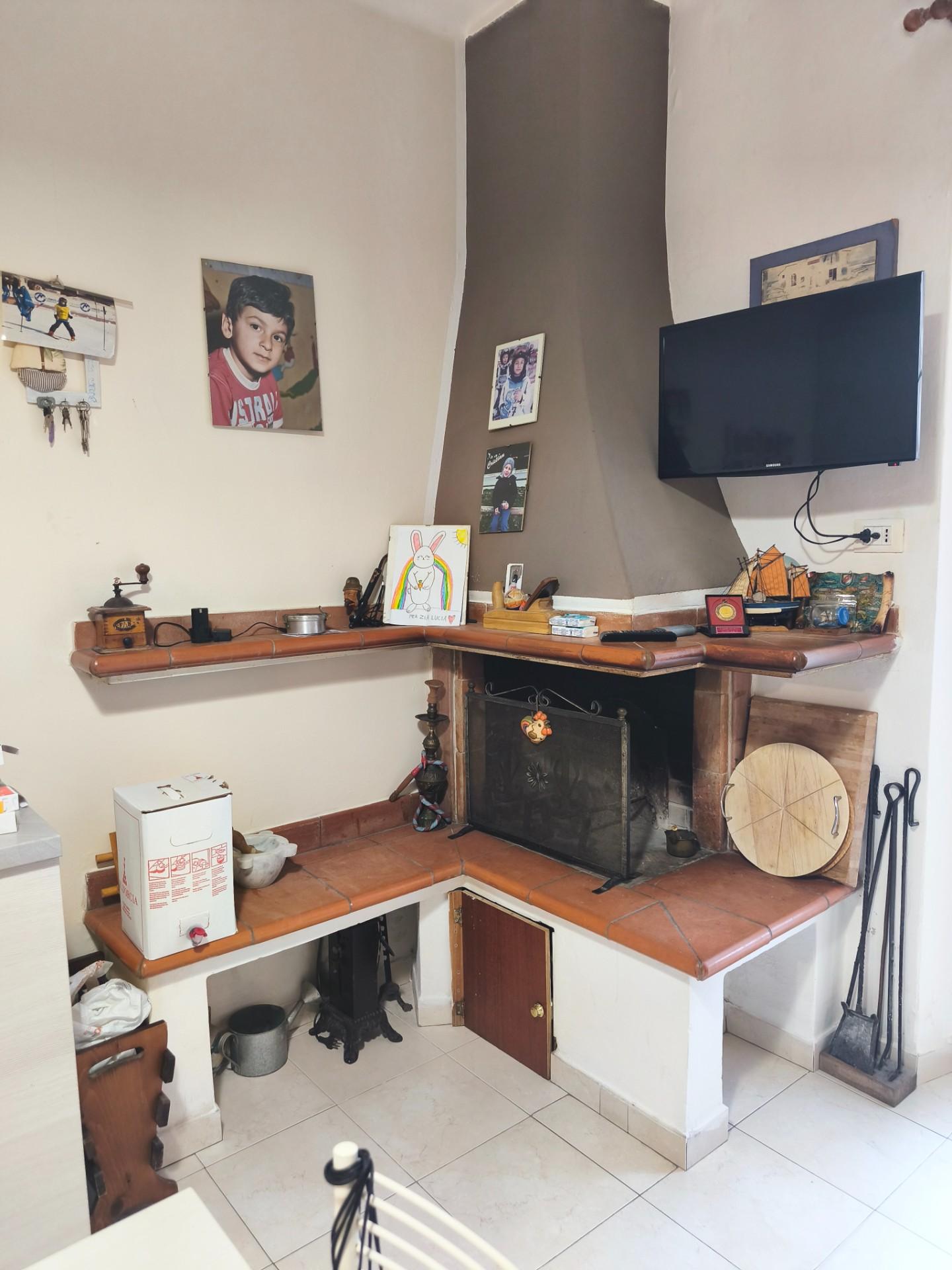 Casa indipendente con giardino, Carrara marina di