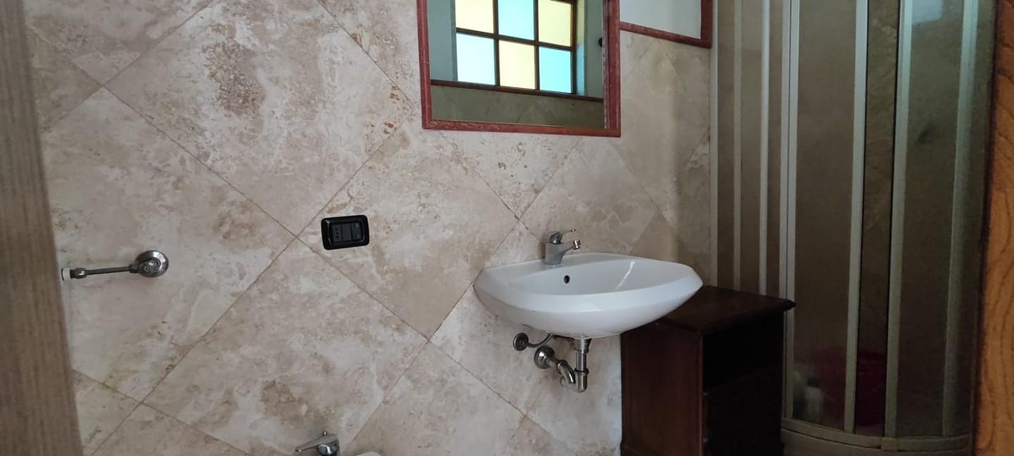 Monolocale arredato in affitto a Carrara