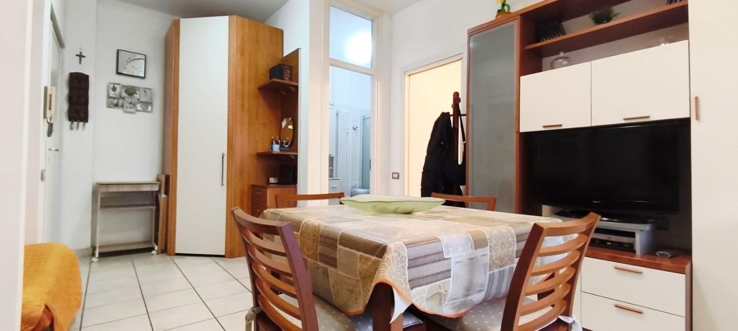 Bilocale arredato in affitto, Carrara marina di