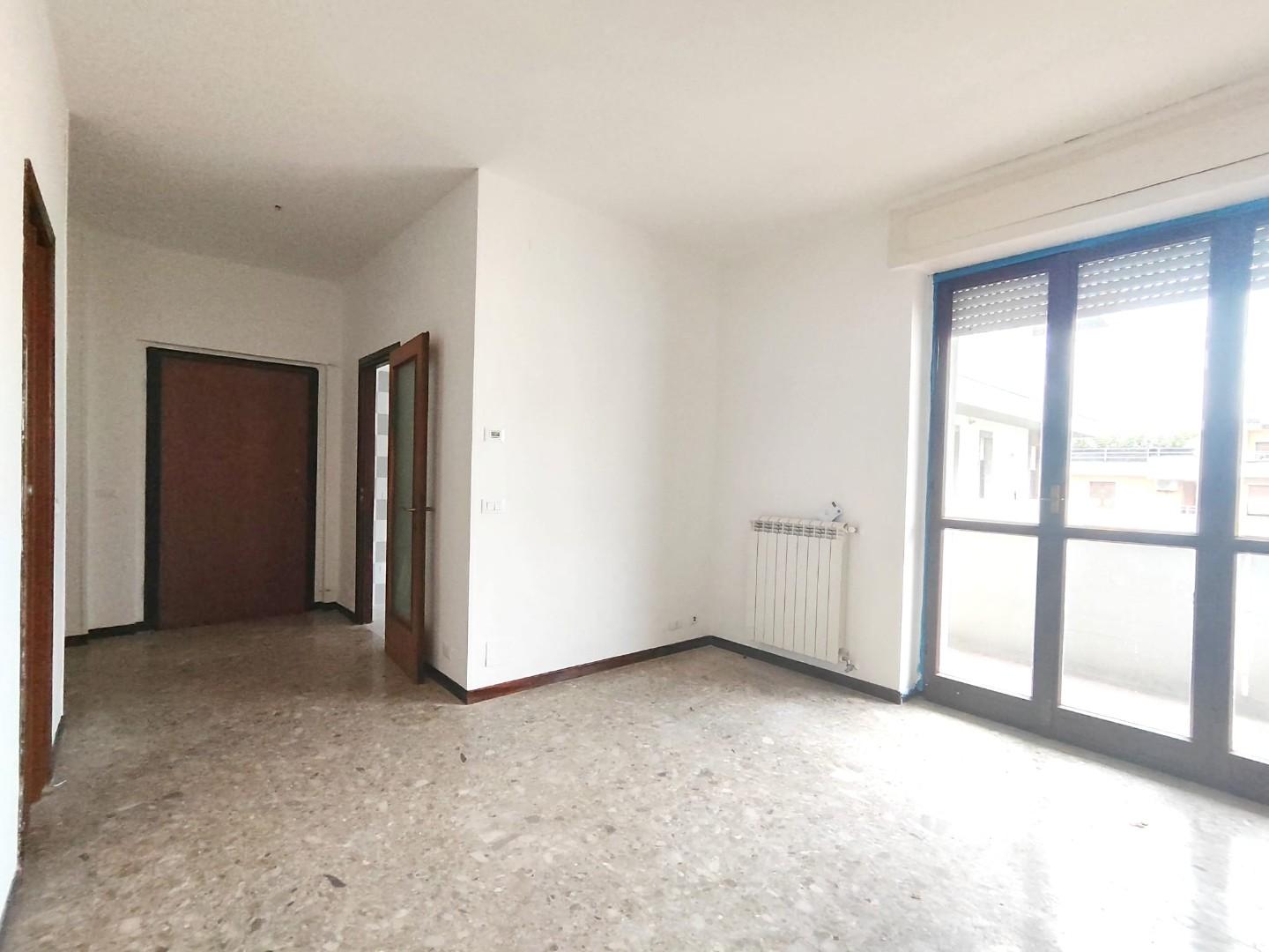 Appartamento con terrazzi, Carrara marina di