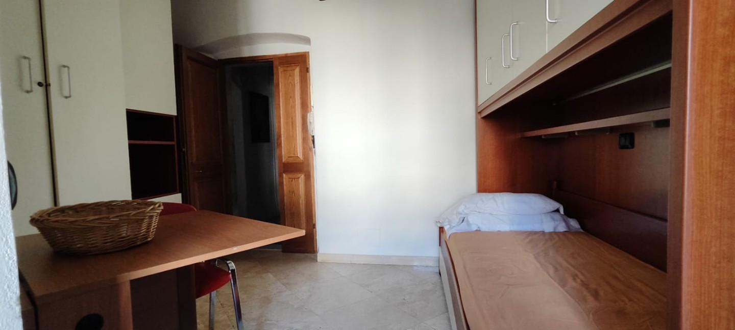 Monolocale arredato in affitto a Carrara