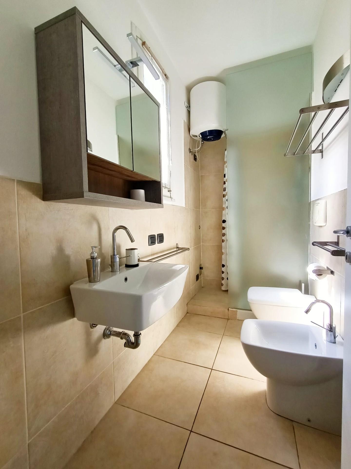Bilocale con terrazzo, Massa ronchi