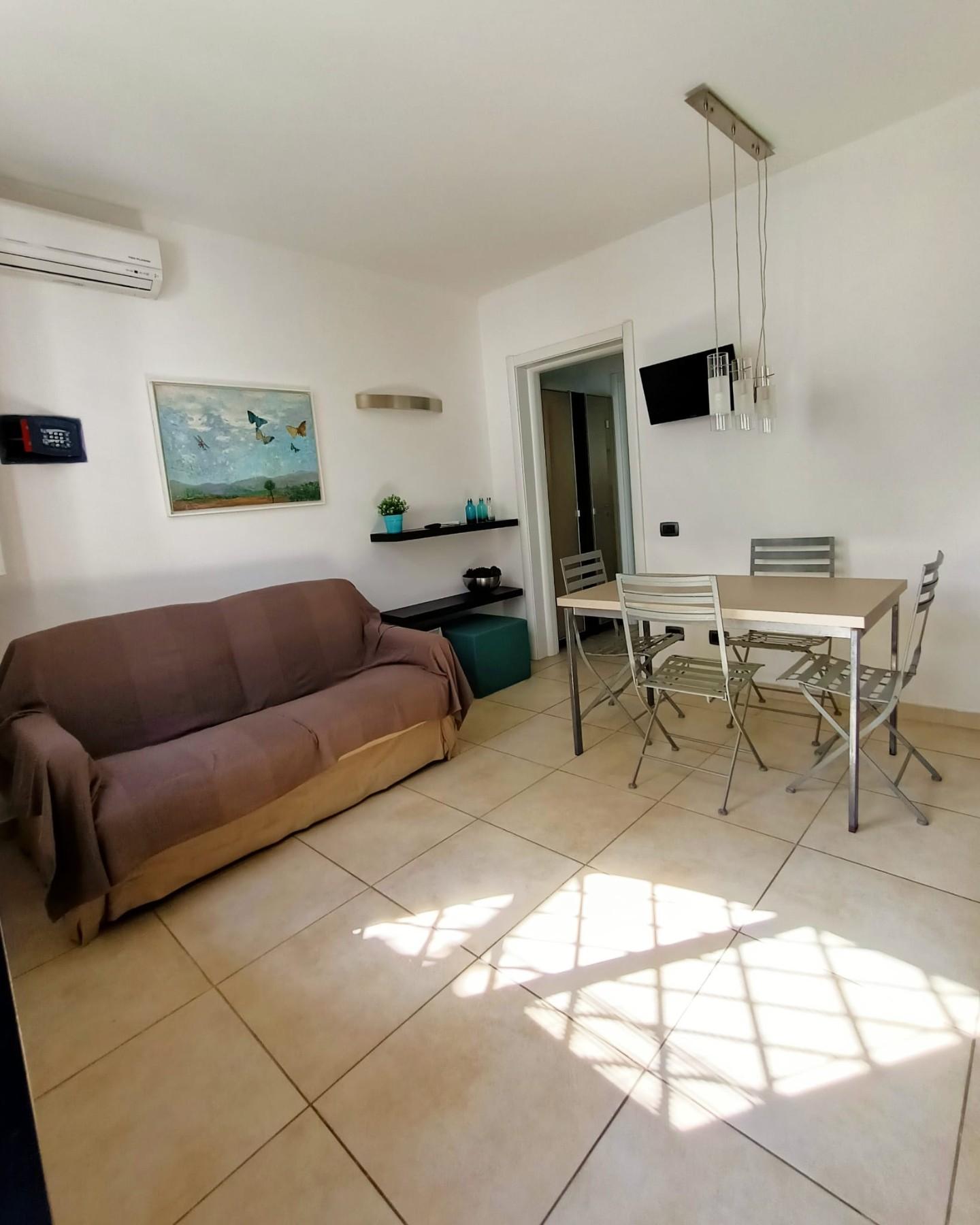 Bilocale con terrazzo, Massa ronchi