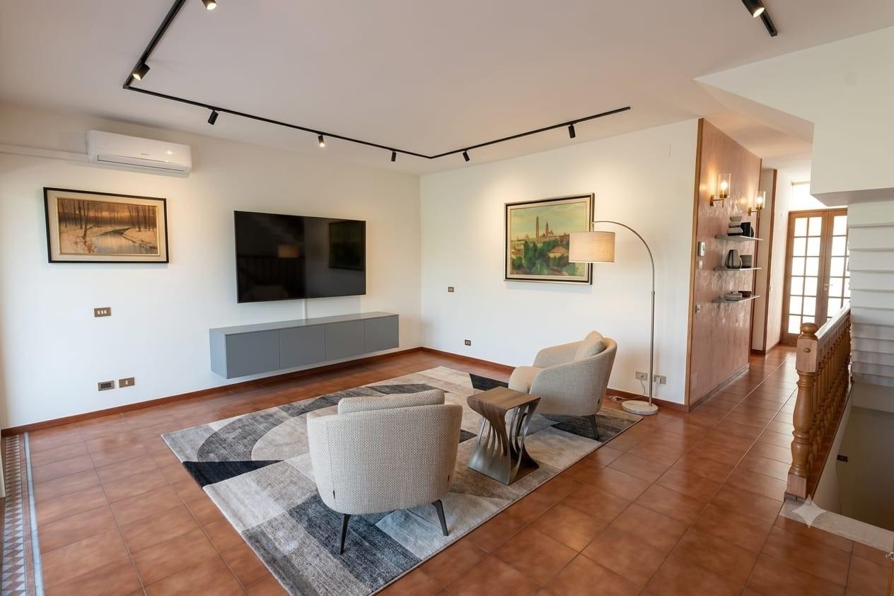 Casa – Luni, L'Annunziata