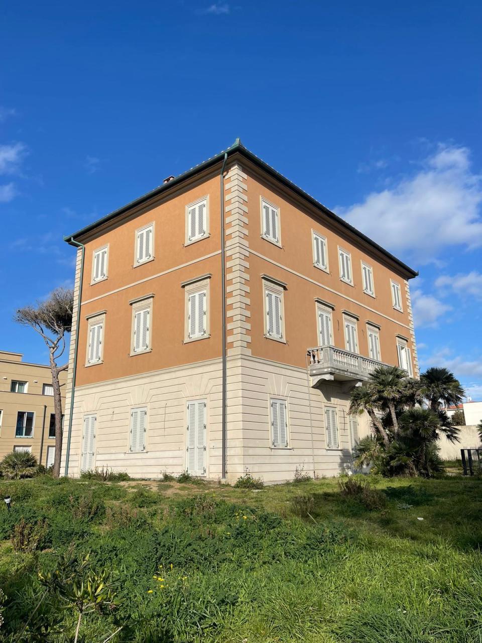 Villa con giardino, Livorno antignano