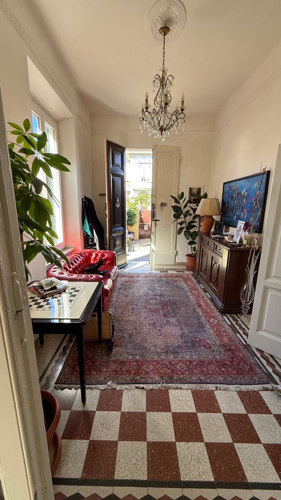 Villa con giardino, Livorno accademia