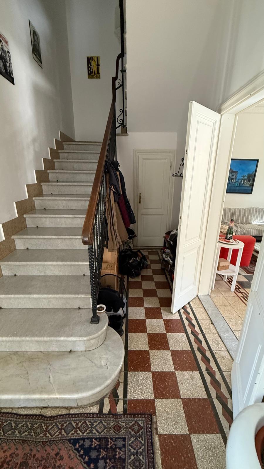 Villa con giardino, Livorno accademia