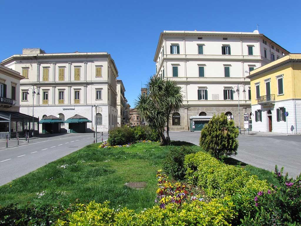 Appartamento con terrazzo, Livorno centro