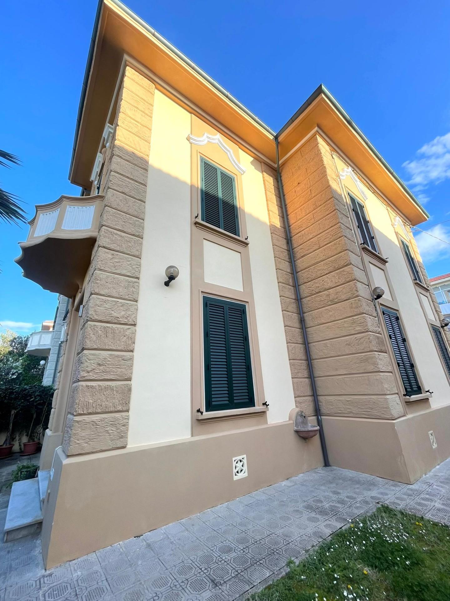 Villa con giardino, Livorno accademia