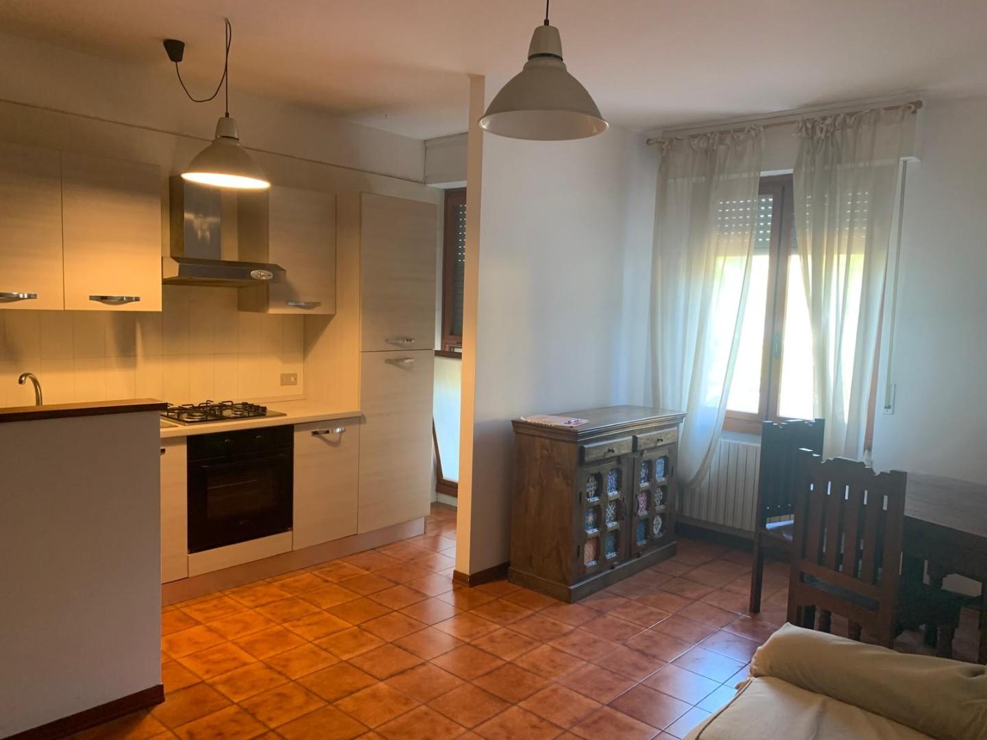 Bilocale arredato in affitto, Livorno via goito