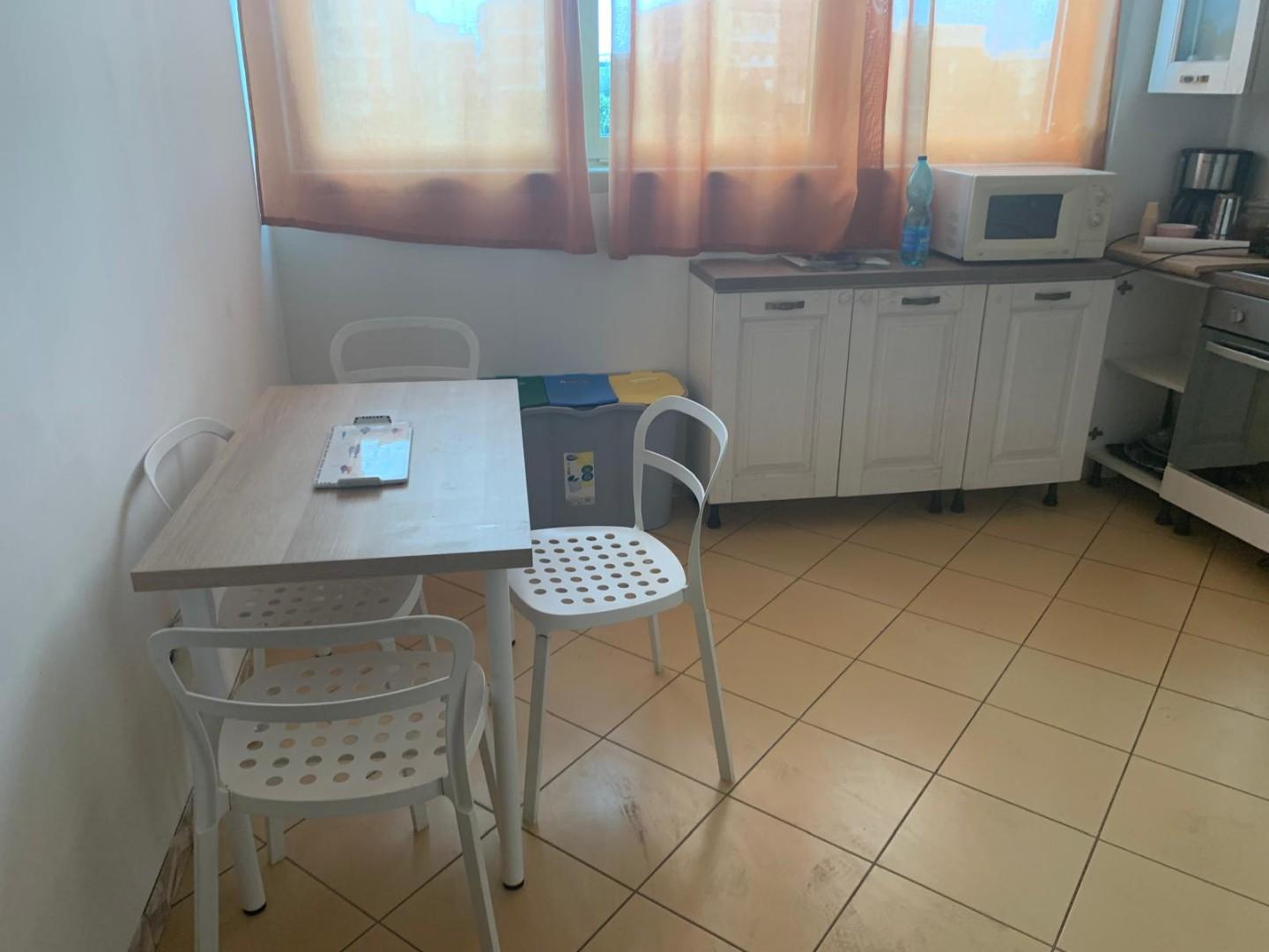 Trilocale arredato in affitto, Livorno salviano