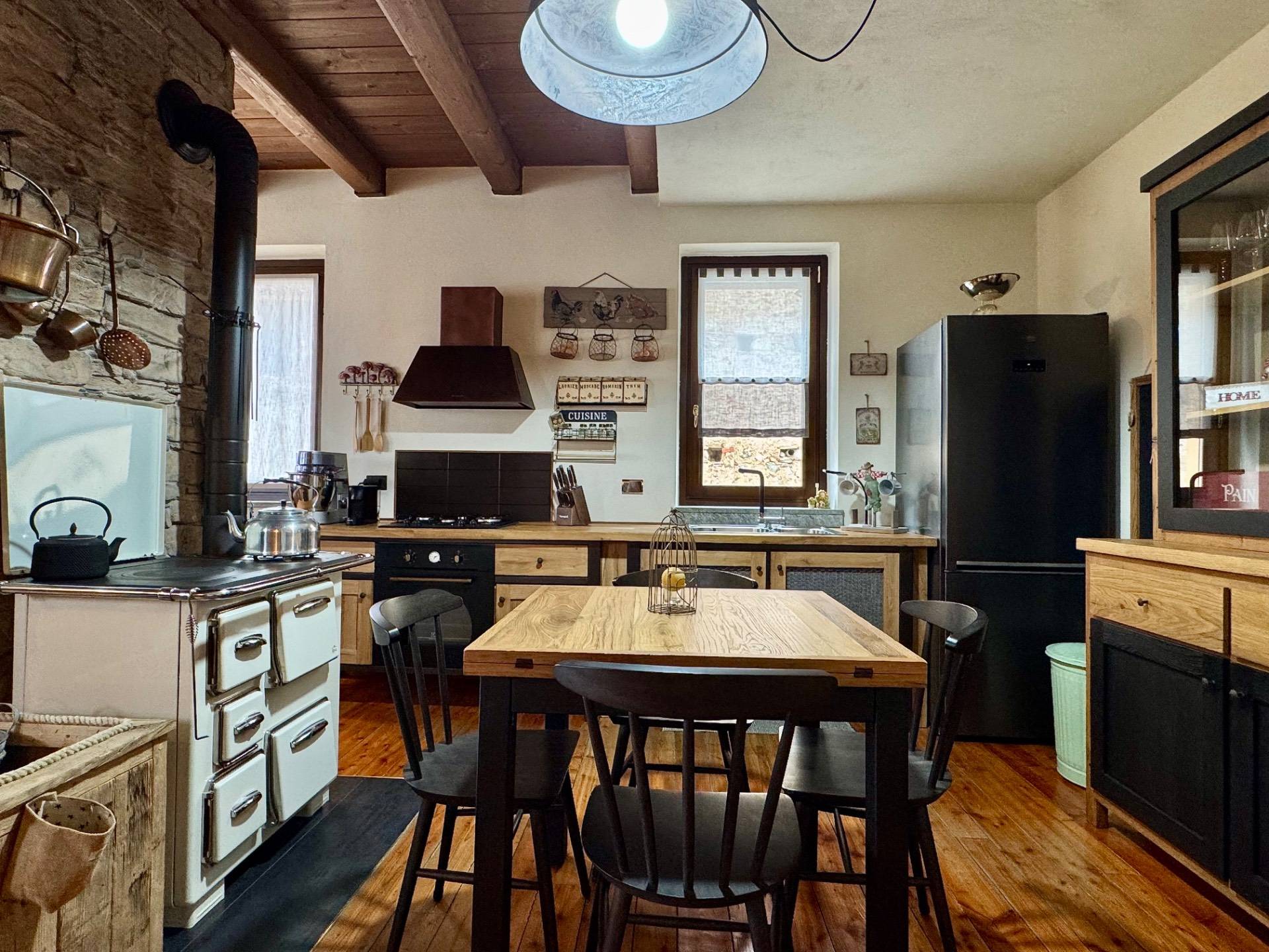 Villa in vendita a Scagnello