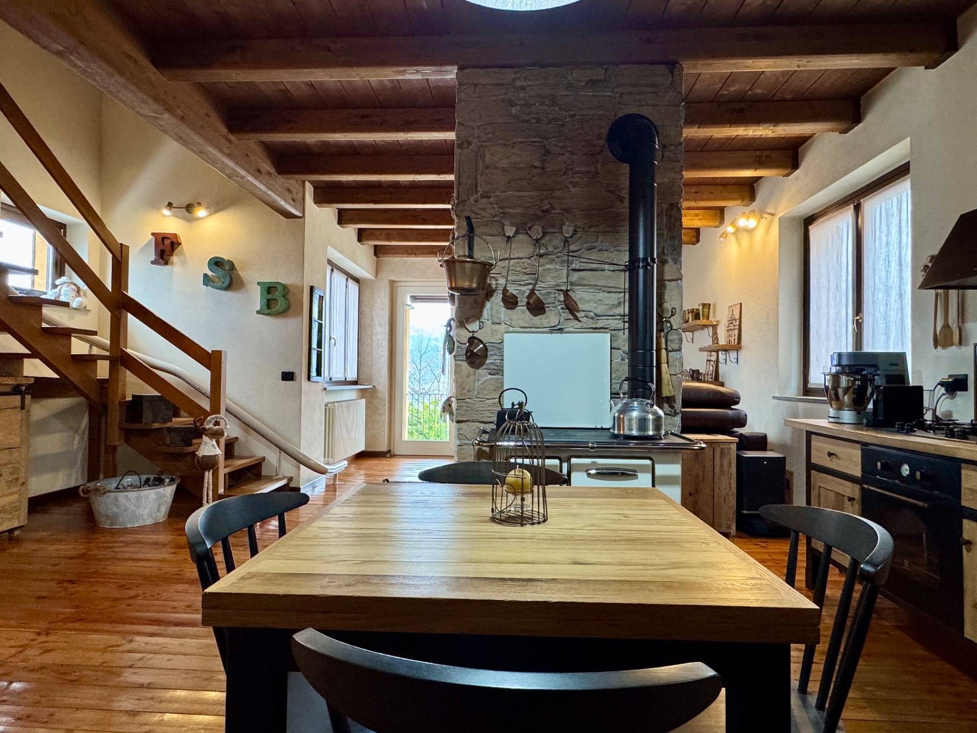 Villa in vendita a Scagnello