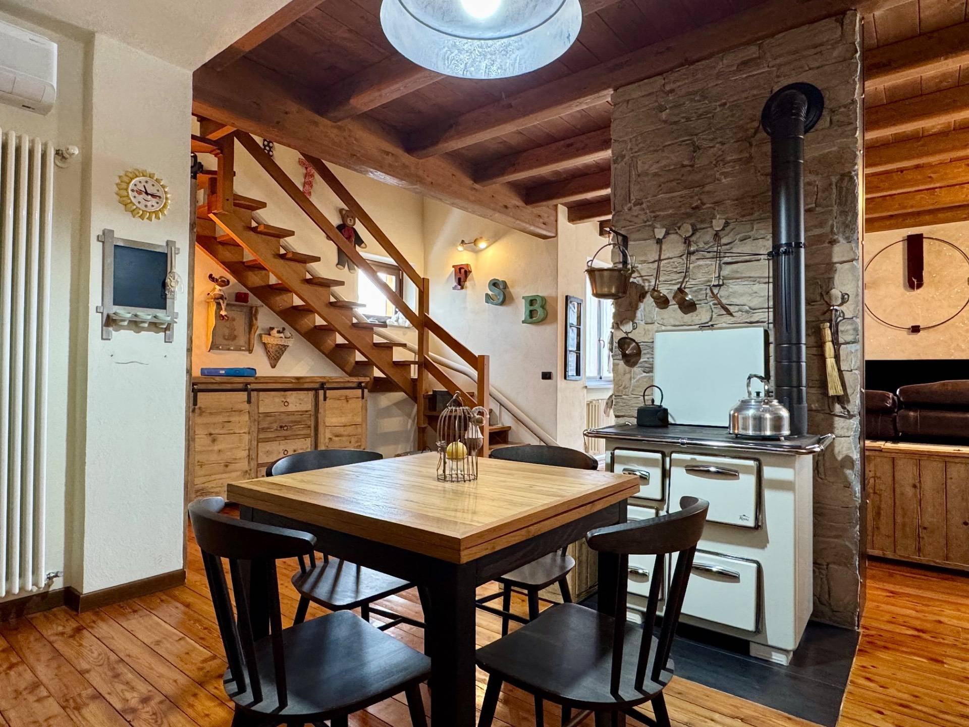 Villa in vendita a Scagnello