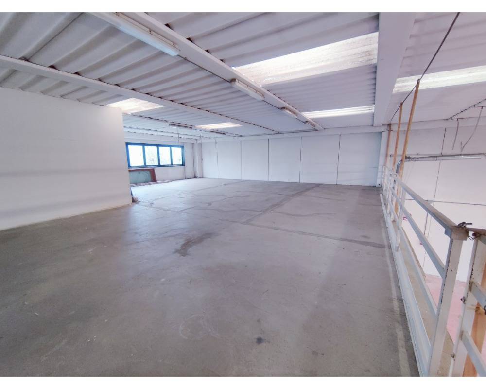 fondo artigianale in affitto a Cascina