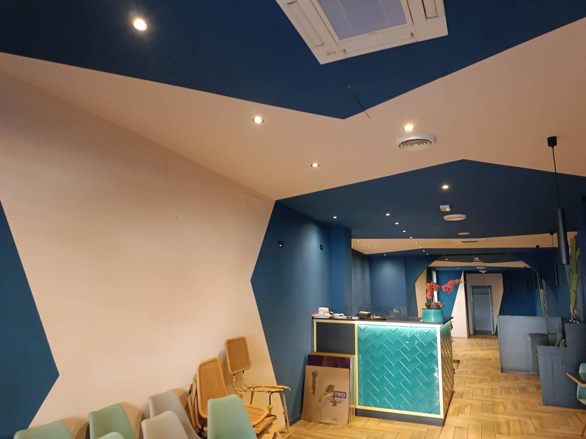 Locale commerciale in affitto a Pontedera, Villaggio Piaggio