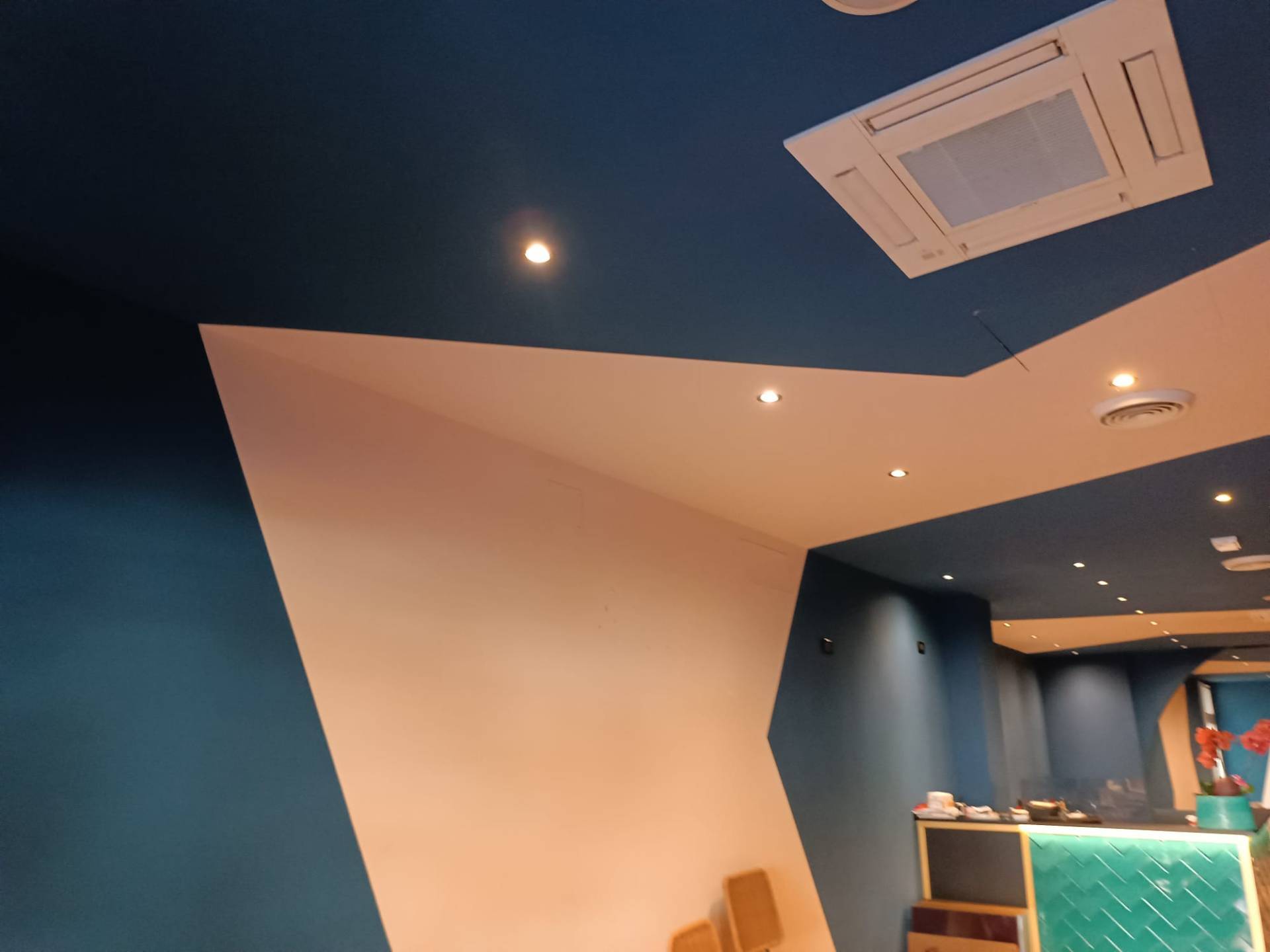 Locale commerciale in affitto a Pontedera, Villaggio Piaggio