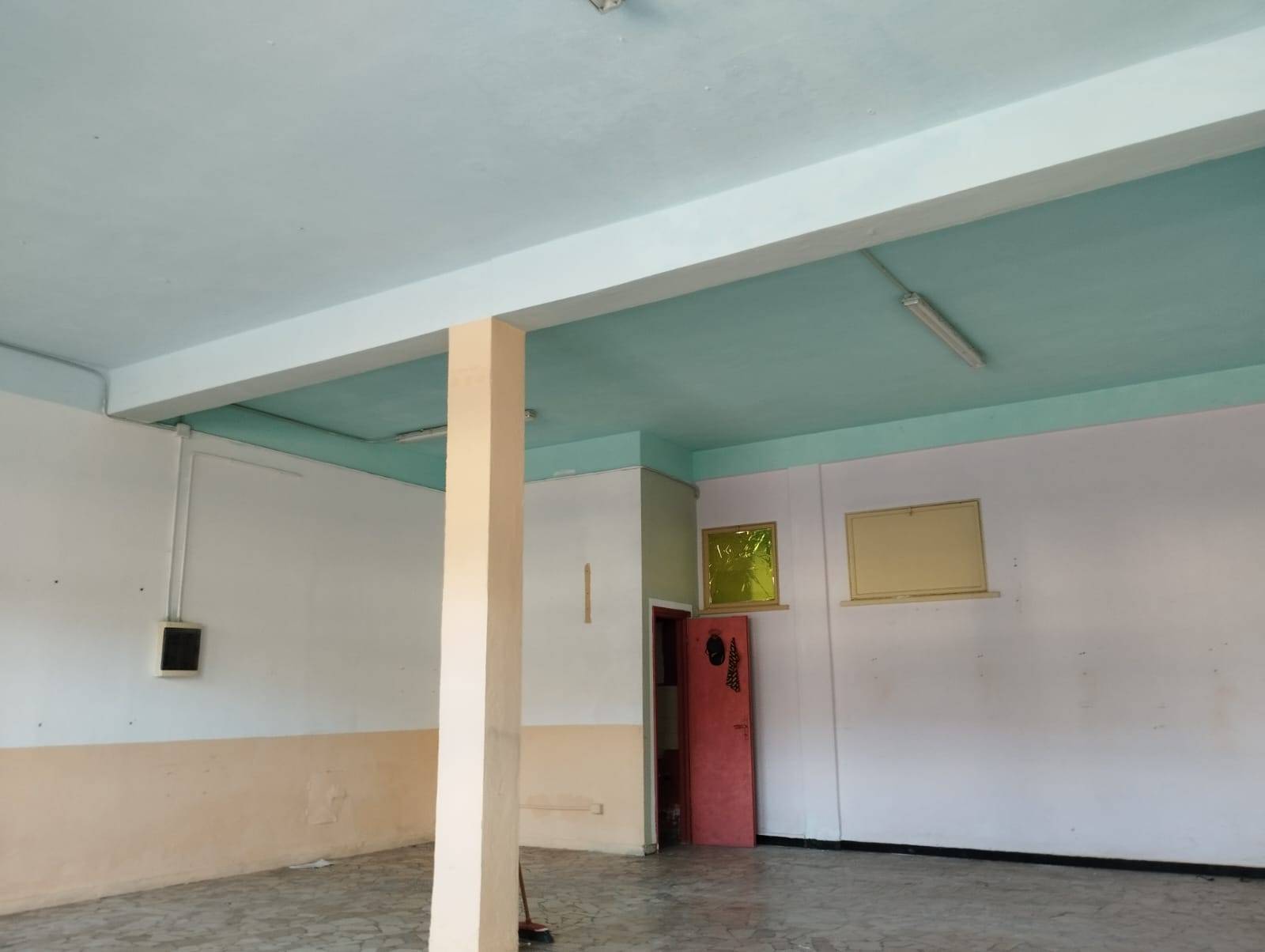 Locale commerciale in affitto a Castelfranco di Sotto