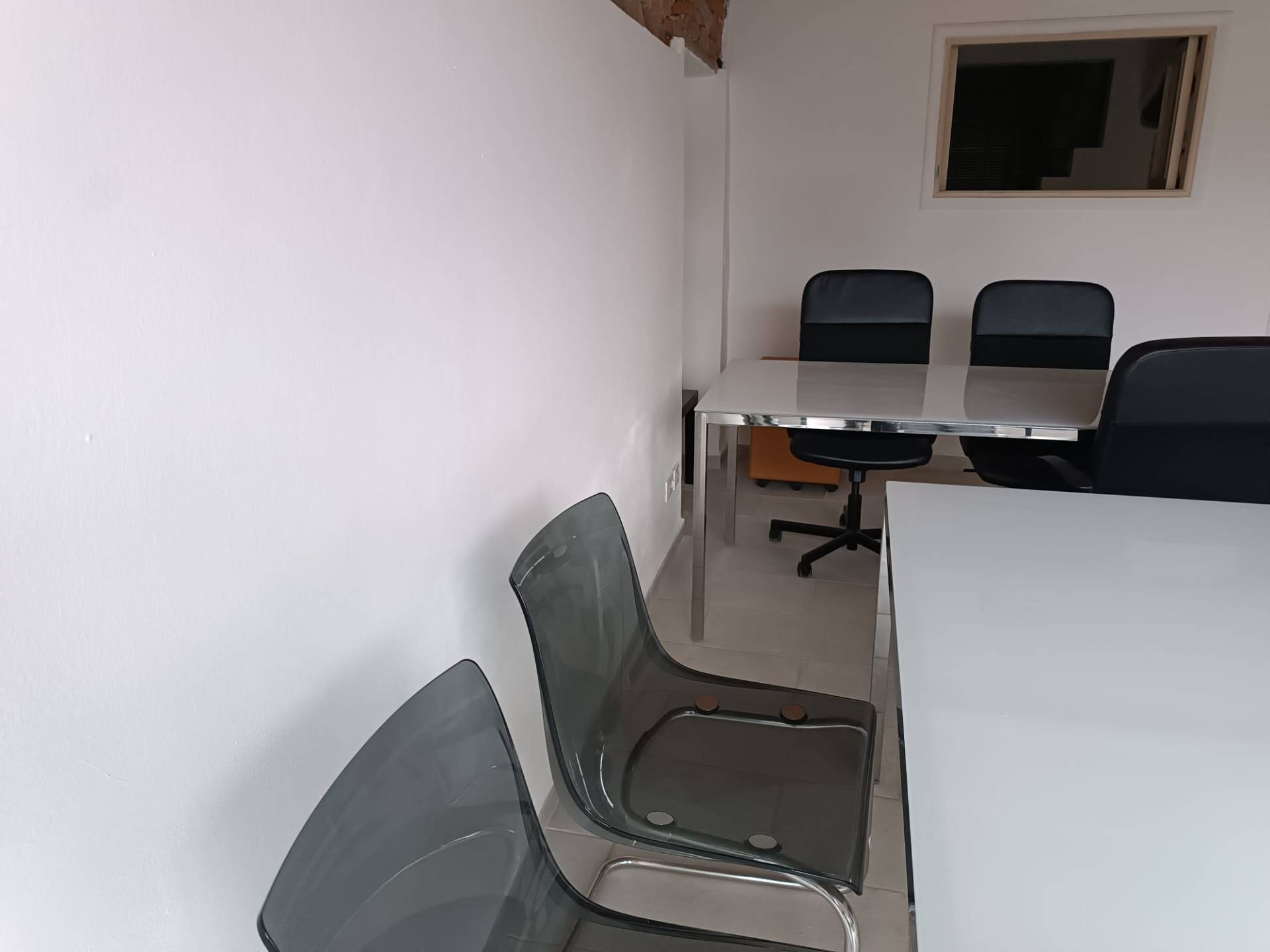 Locale commerciale in affitto a Pisa, Lungarni