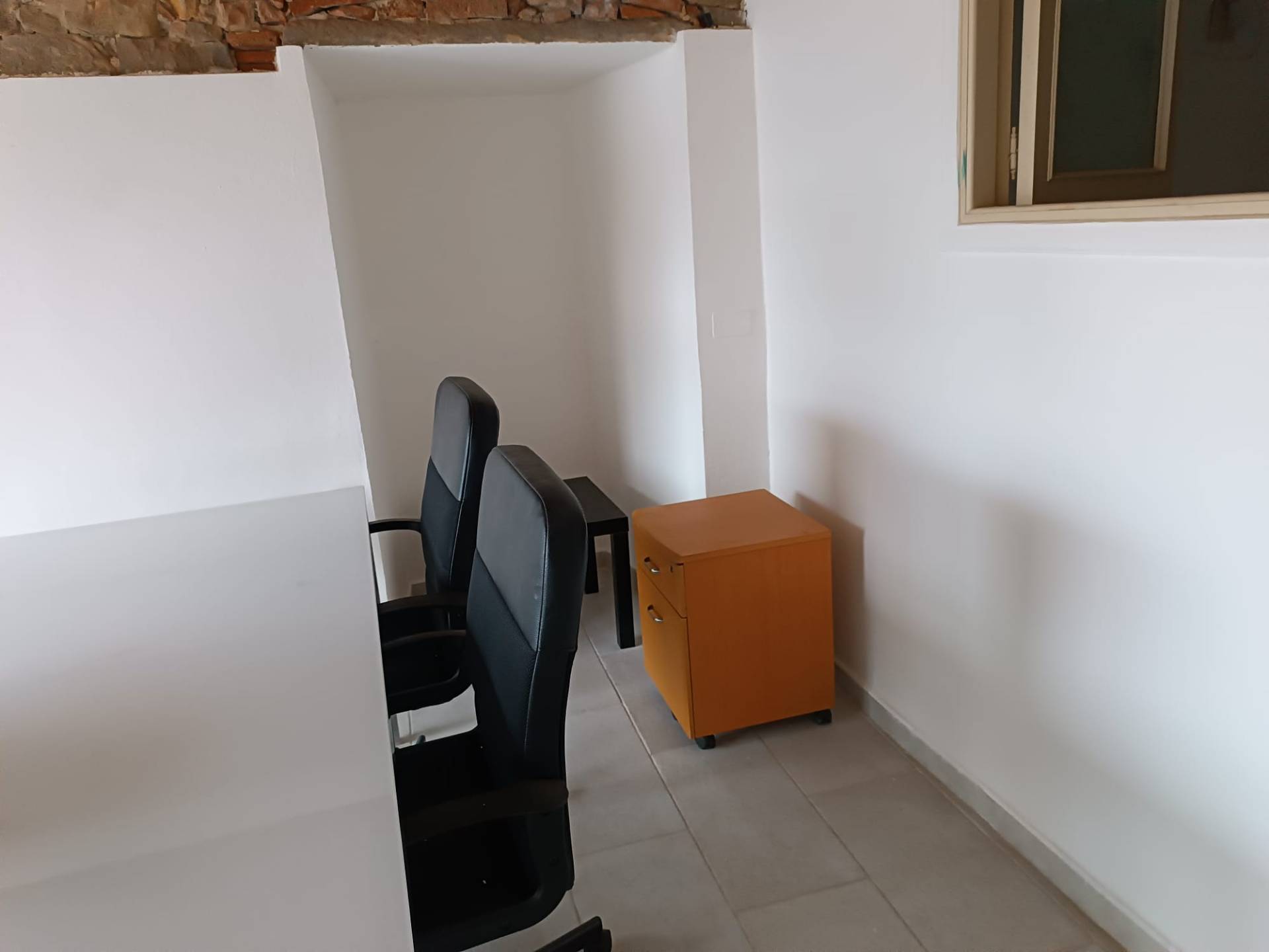 Locale commerciale in affitto a Pisa, Lungarni