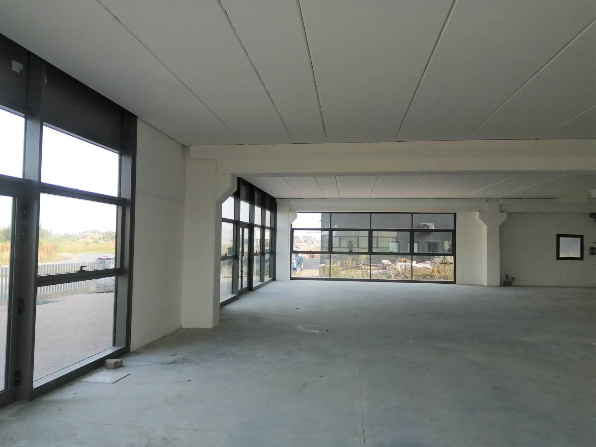 Attivit commerciale in affitto a Ponsacco