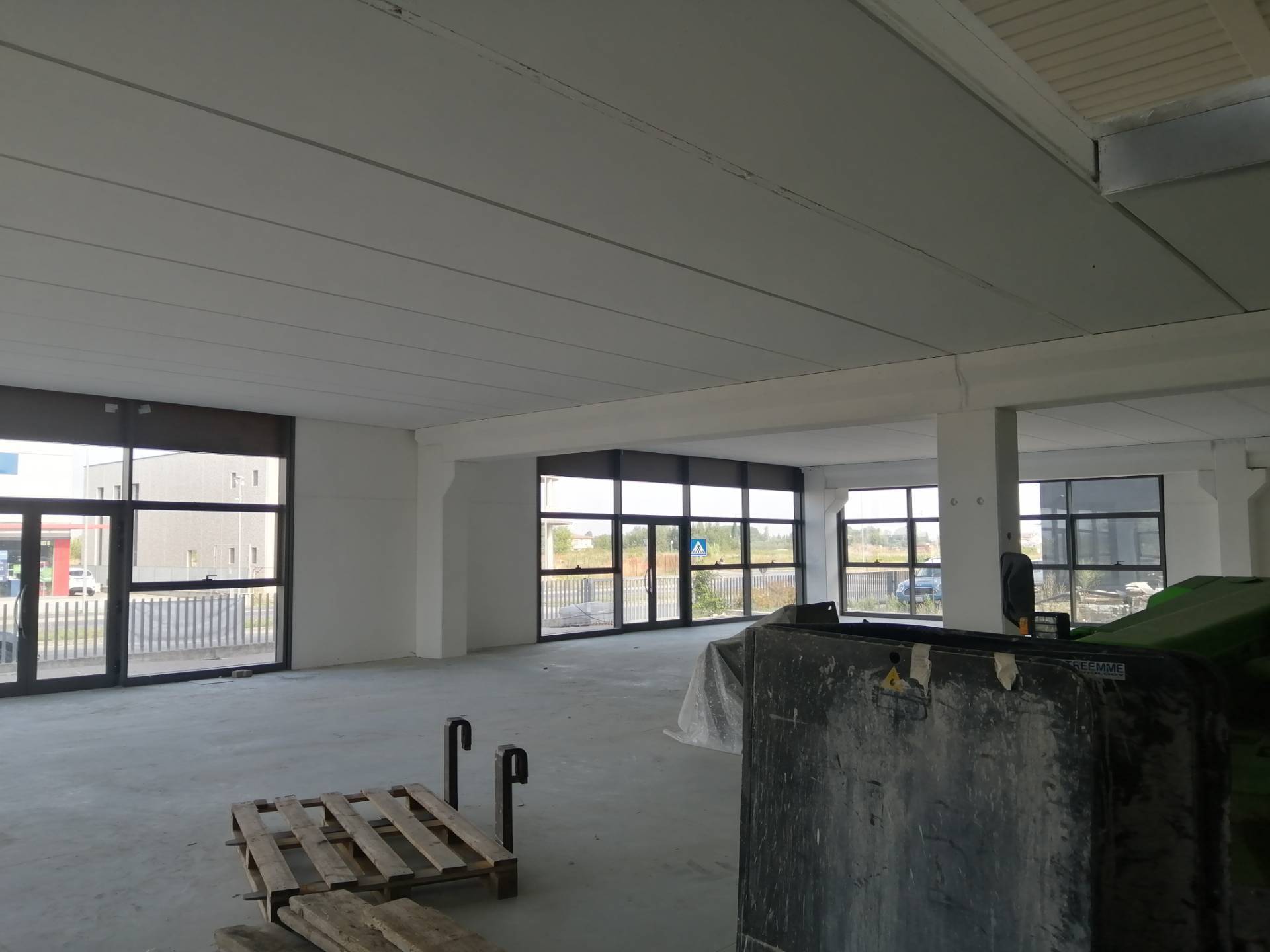 Attivit commerciale in affitto a Ponsacco