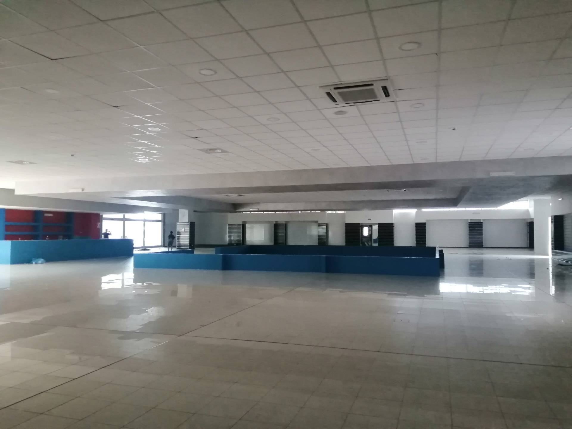 Locale commerciale in affitto a Ponsacco