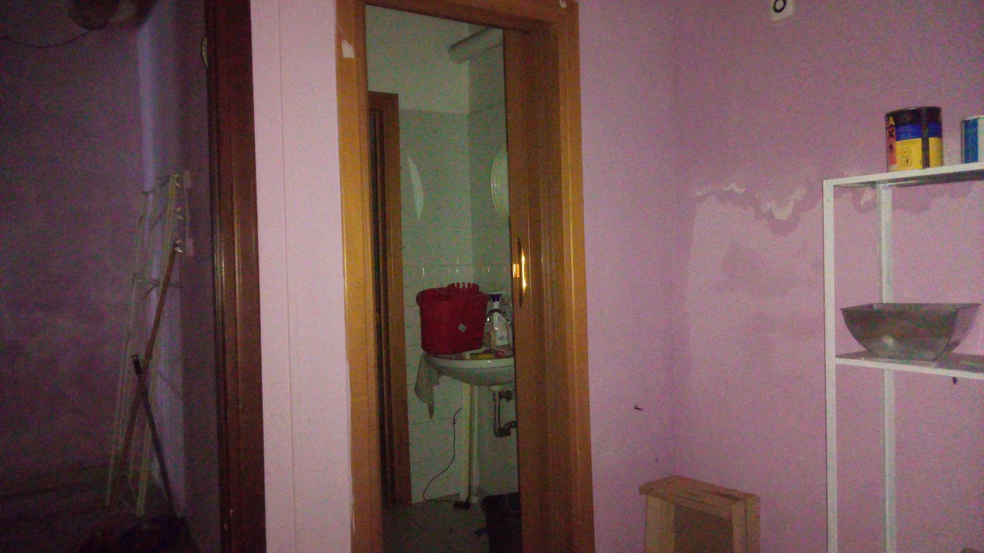 Locale commerciale in affitto a Ponsacco