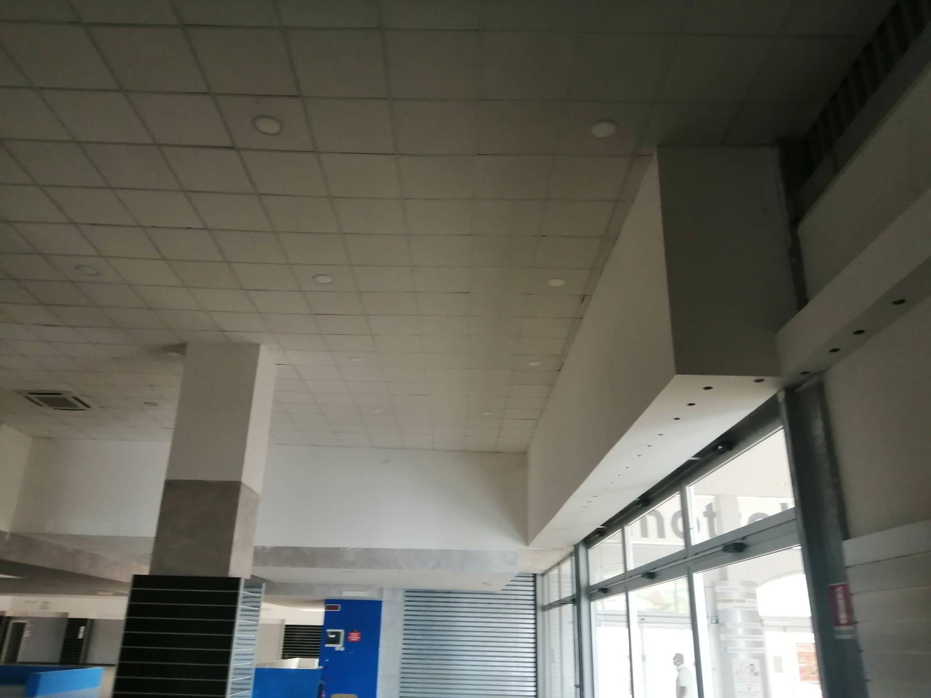 Locale commerciale in affitto a Ponsacco