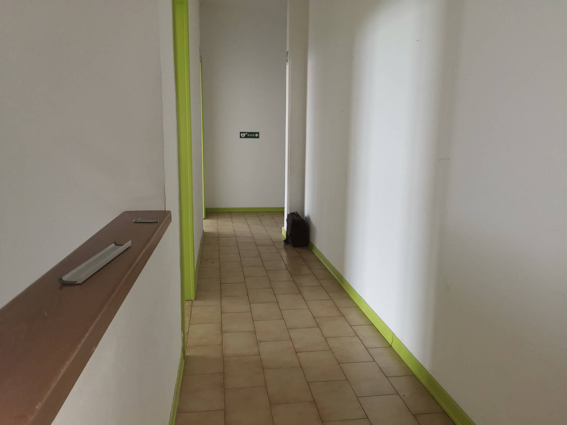 Locale commerciale in affitto a Calcinaia, Fornacette