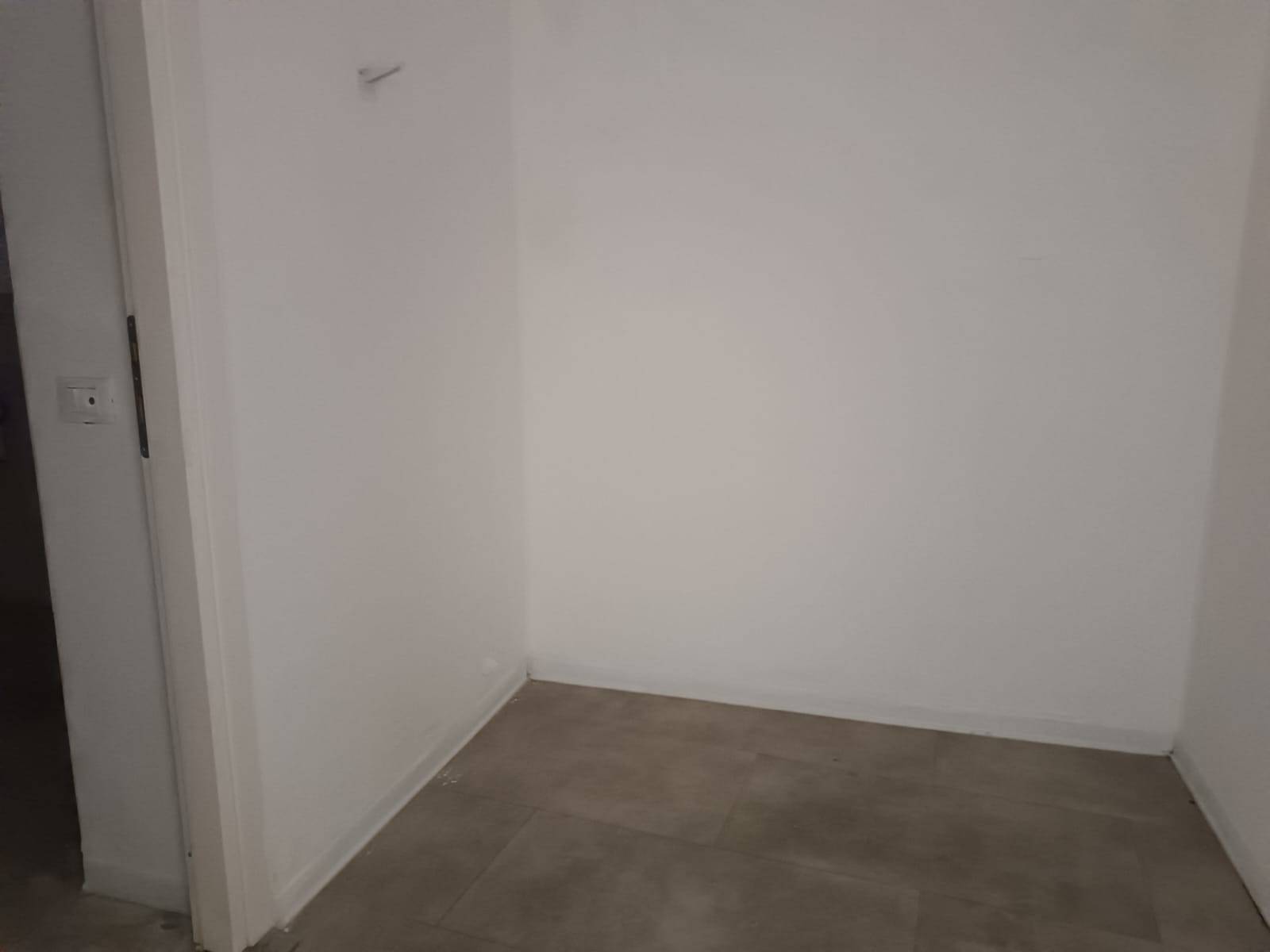 Locale commerciale in affitto a Pontedera, Centro