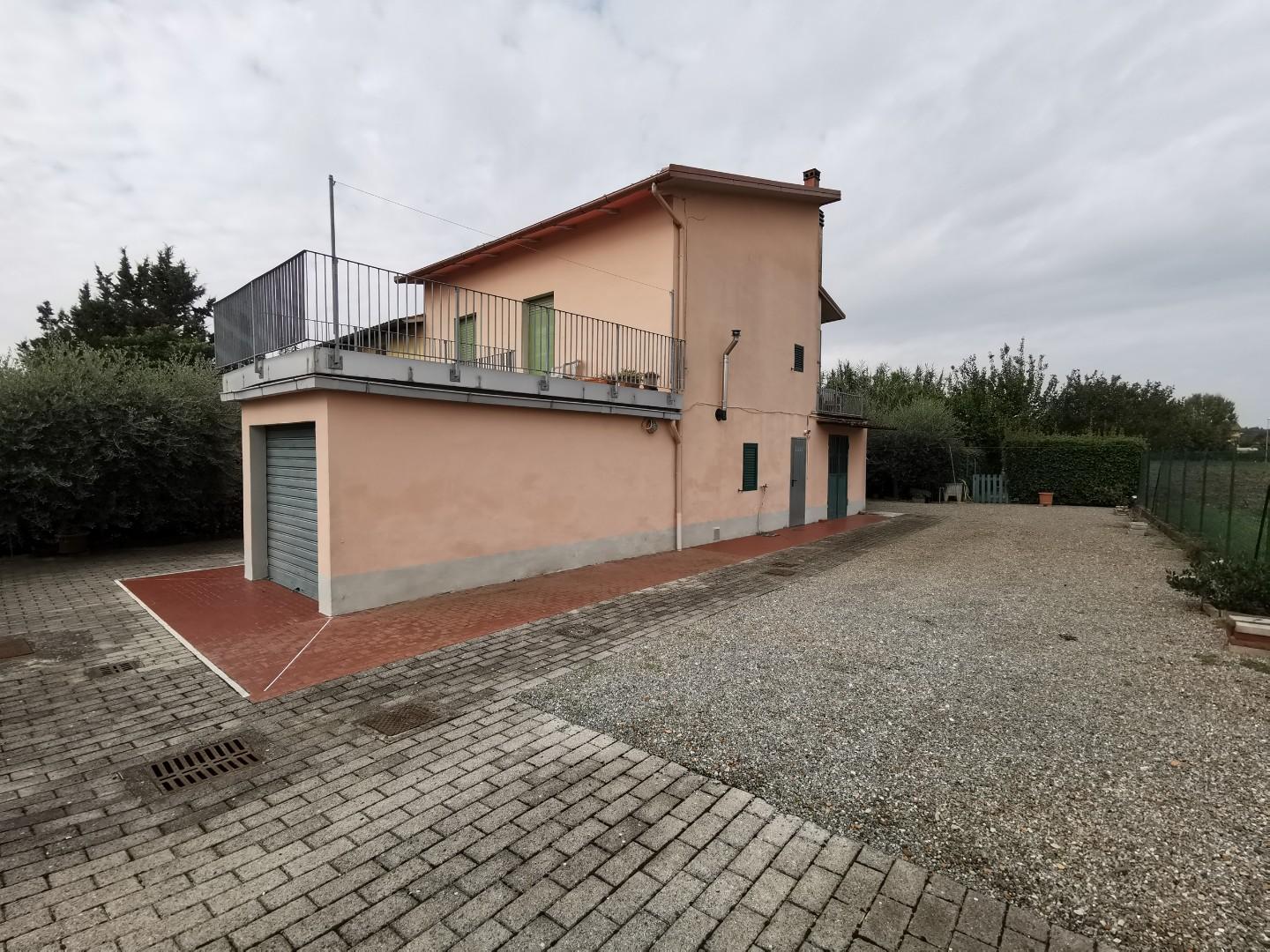 Casa indipendente con giardino a Fucecchio