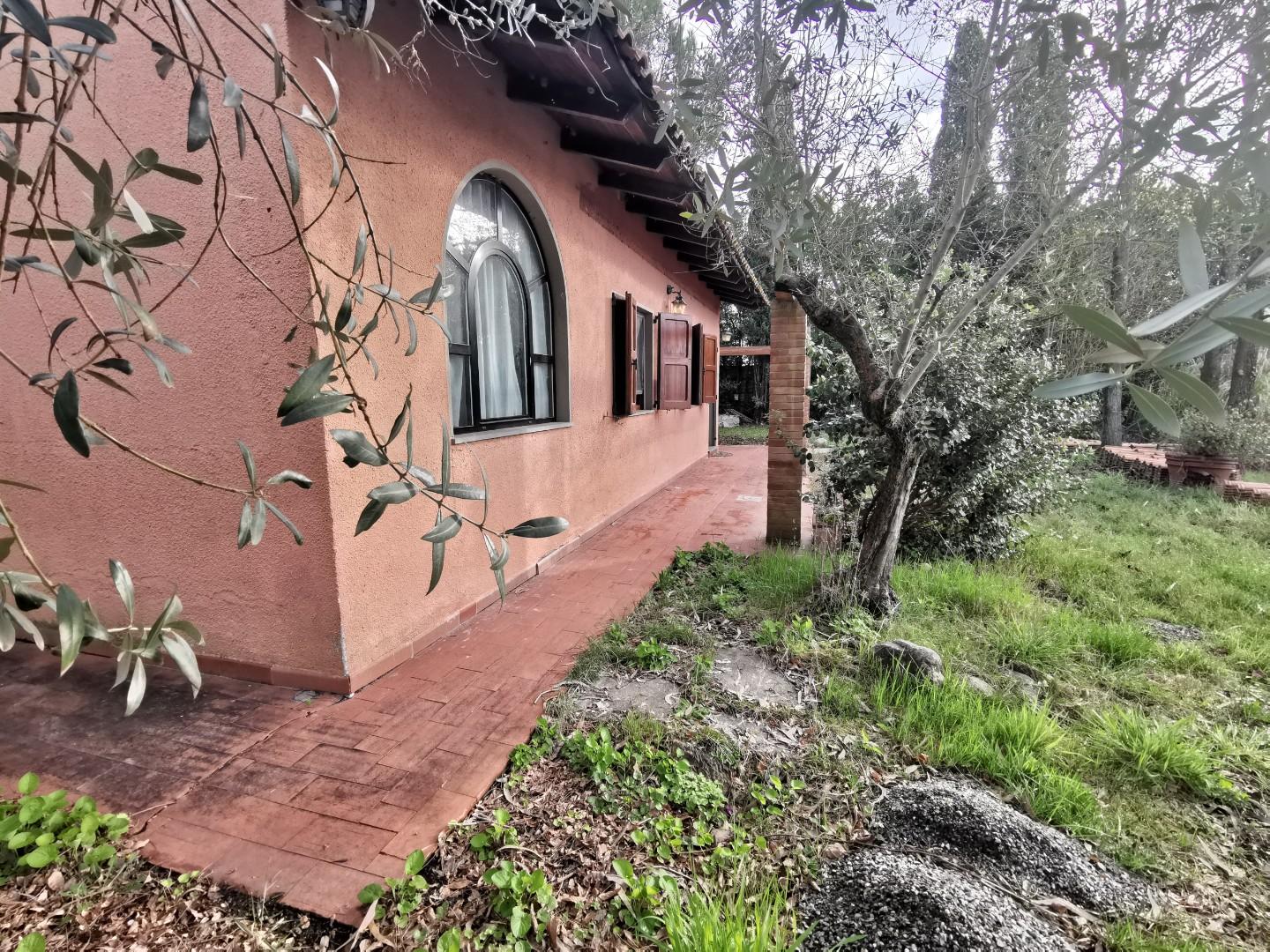 Casa indipendente con giardino a Fucecchio