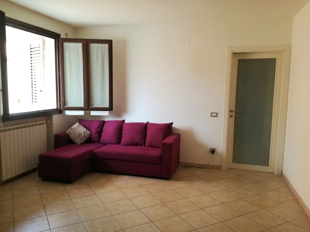 Trilocale con terrazzo a Fucecchio