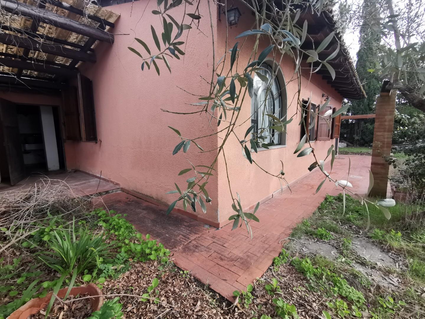 Casa indipendente con giardino a Fucecchio