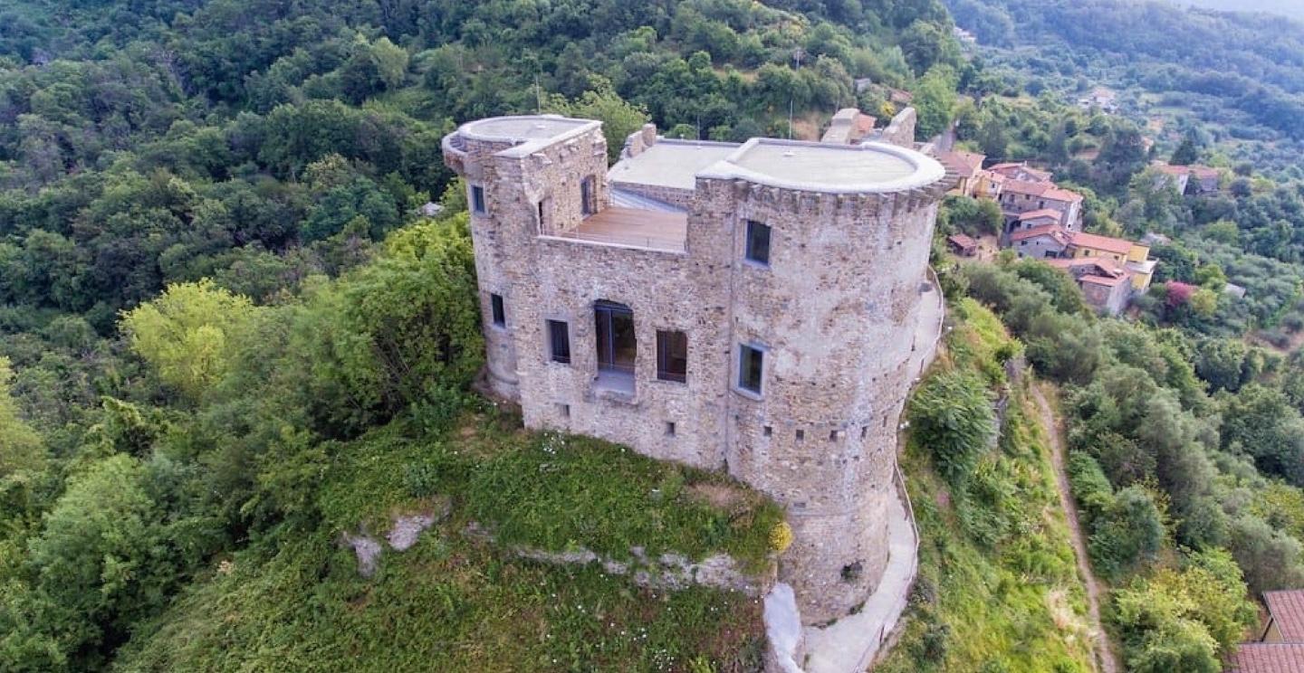 Casa indipendente con giardino, Calice al Cornoviglio castello di madrignano