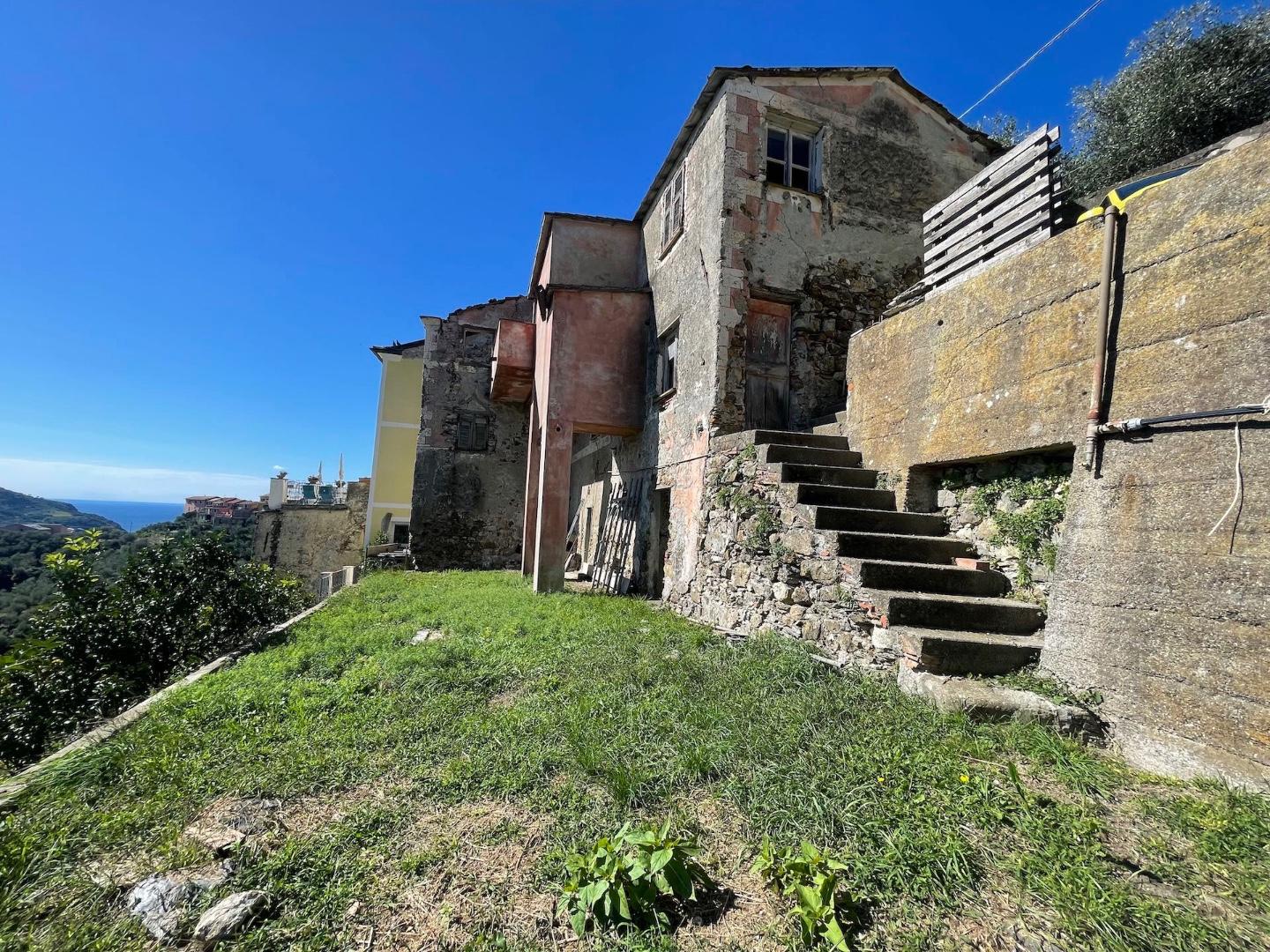 Casa indipendente con giardino, Levanto montale