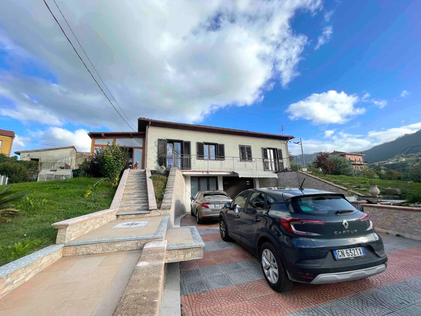 Villa in vendita a Beverino