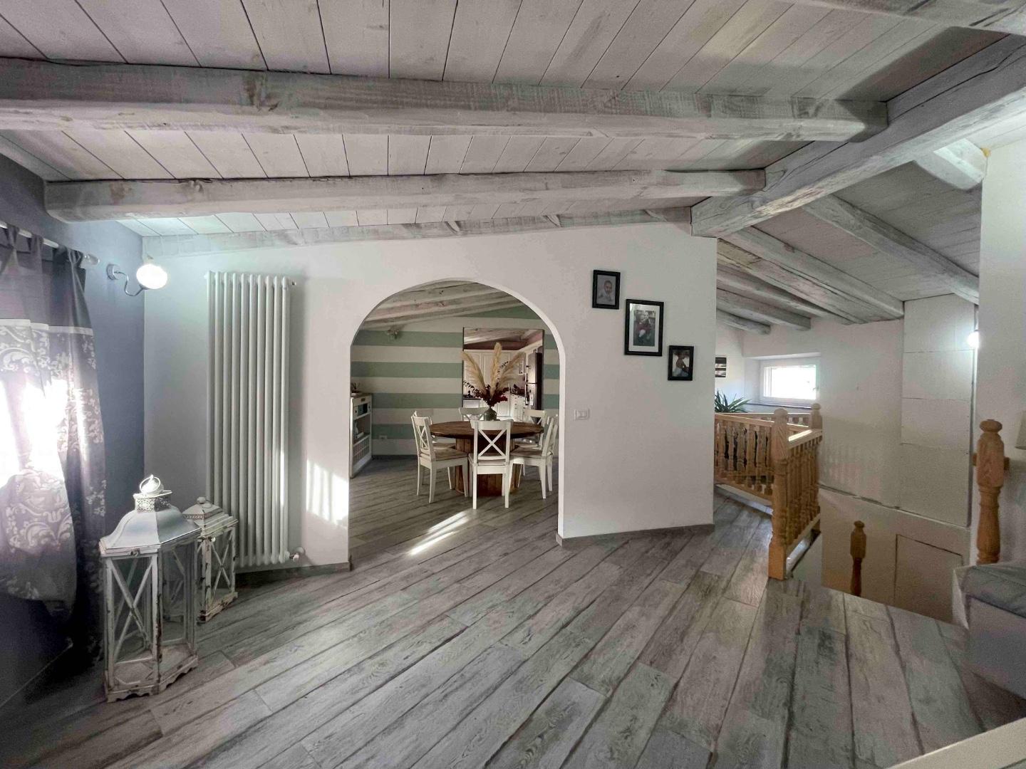 Casa indipendente con giardino a Beverino