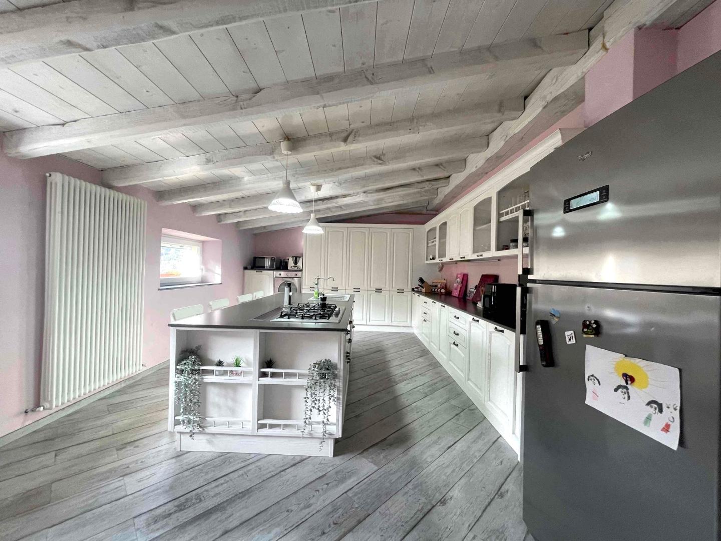 Casa indipendente con giardino a Beverino