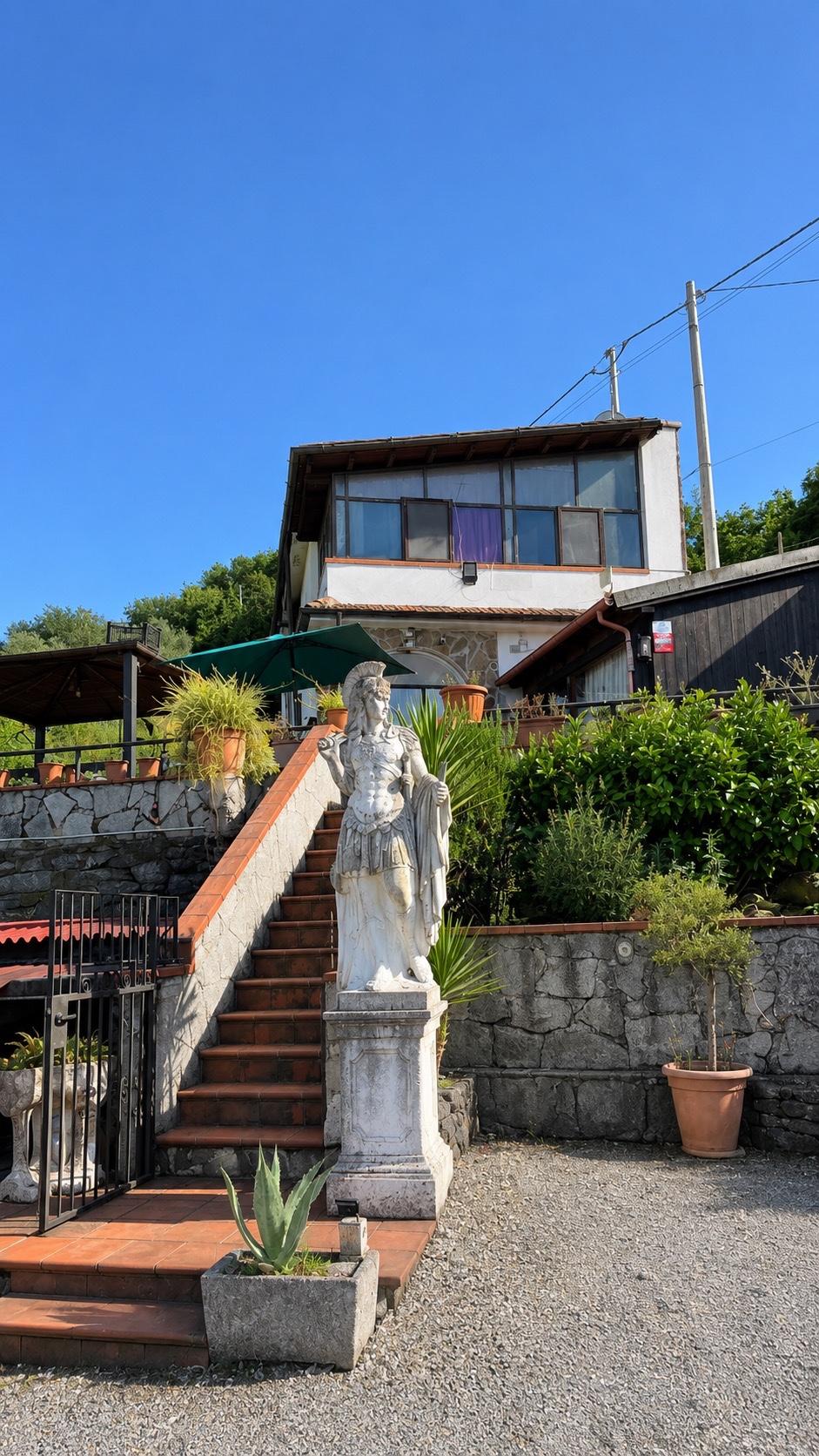 Casa indipendente in vendita a Vezzano Ligure