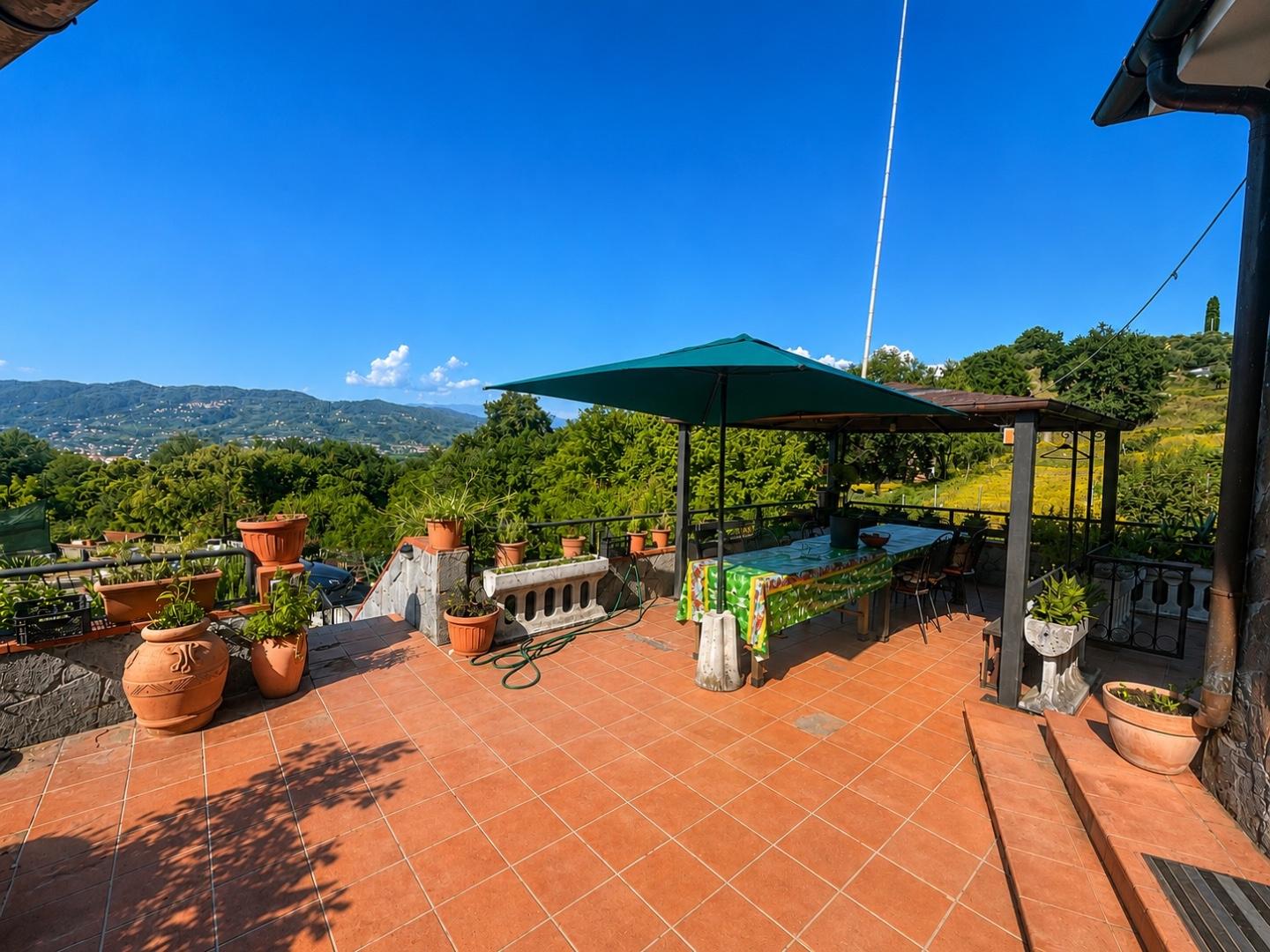 Casa indipendente in vendita a Vezzano Ligure