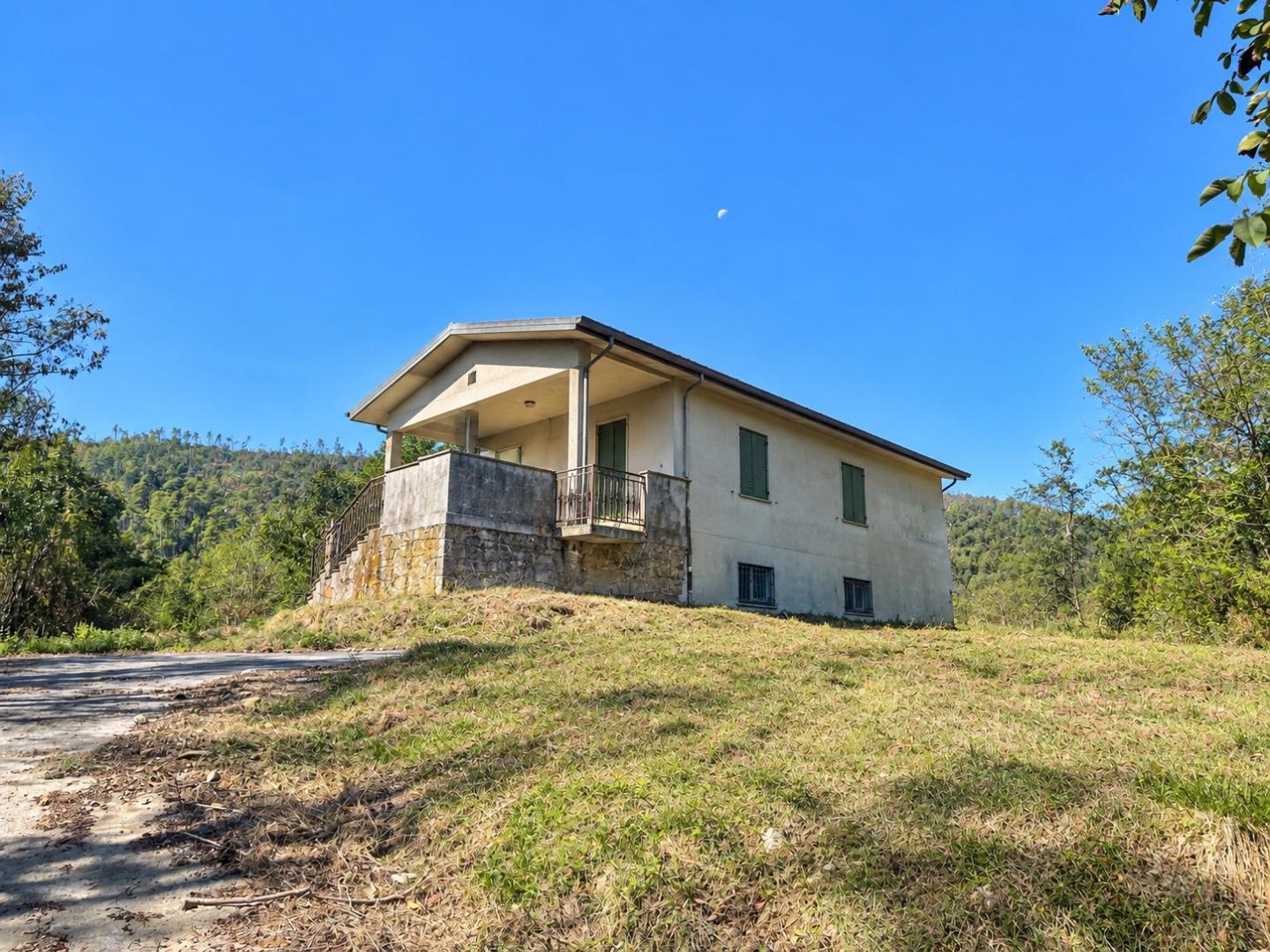Casa indipendente con terrazzi, Ricc� del Golfo di Spezia valgraveglia