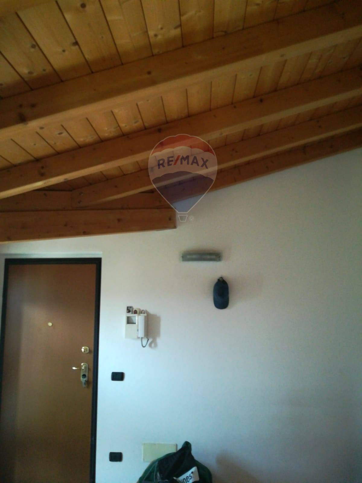 Appartamento in vendita a Gavirate, Groppello