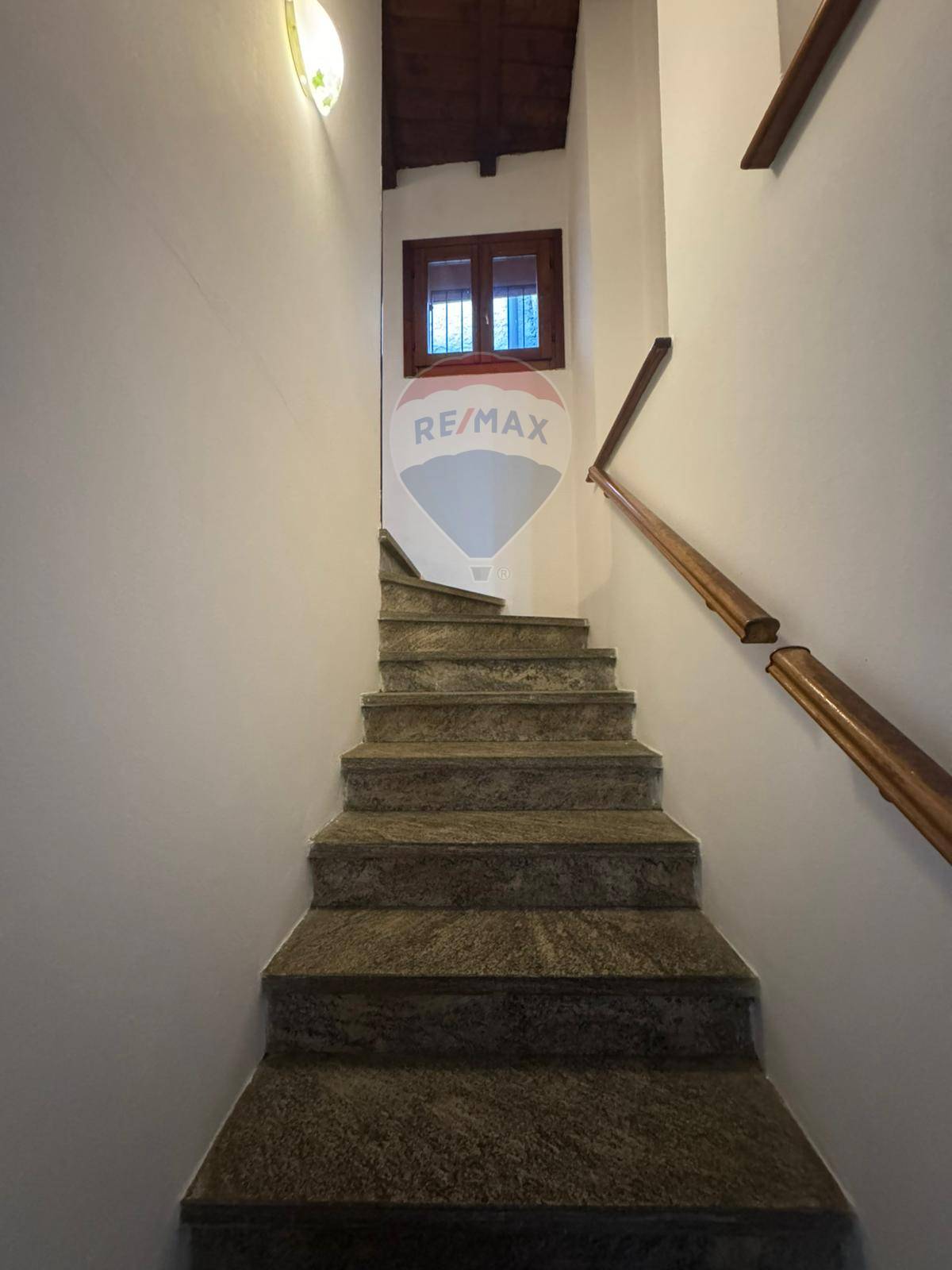 Casa Semindipendente in vendita a Gavirate, Groppello