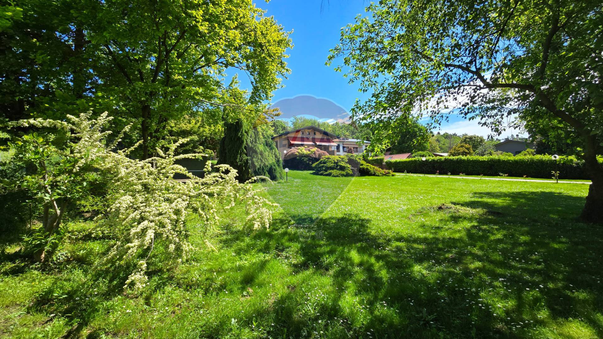 Villa singola in vendita a Fara Novarese