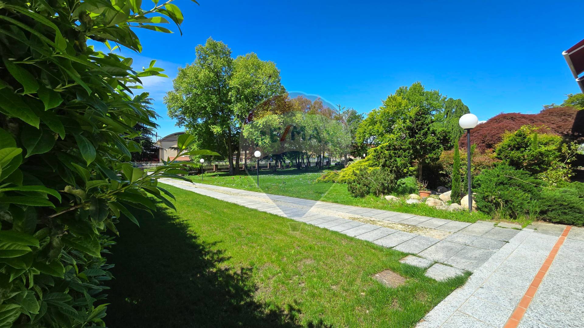 Villa singola in vendita a Fara Novarese