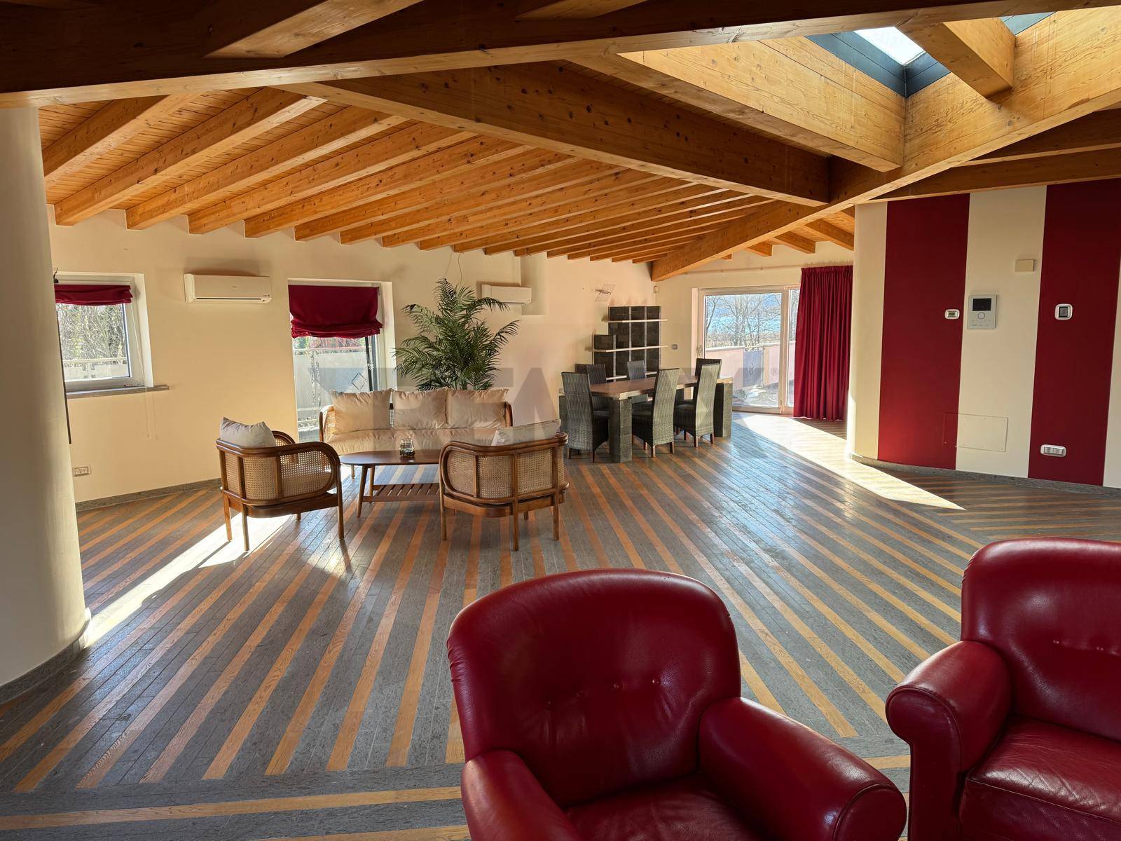 Loft/Open Space in vendita a Varese, Calcinate del Pesce